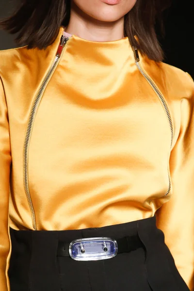 Look 11